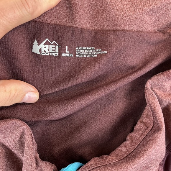 REI Women's Athletic Shorts in Mauve - Picture 7 of 11